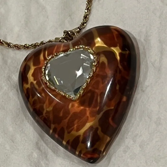 Betsey Johnson Huge Lucite Leopard Mirror Heart Necklace - Picture 4 of 6